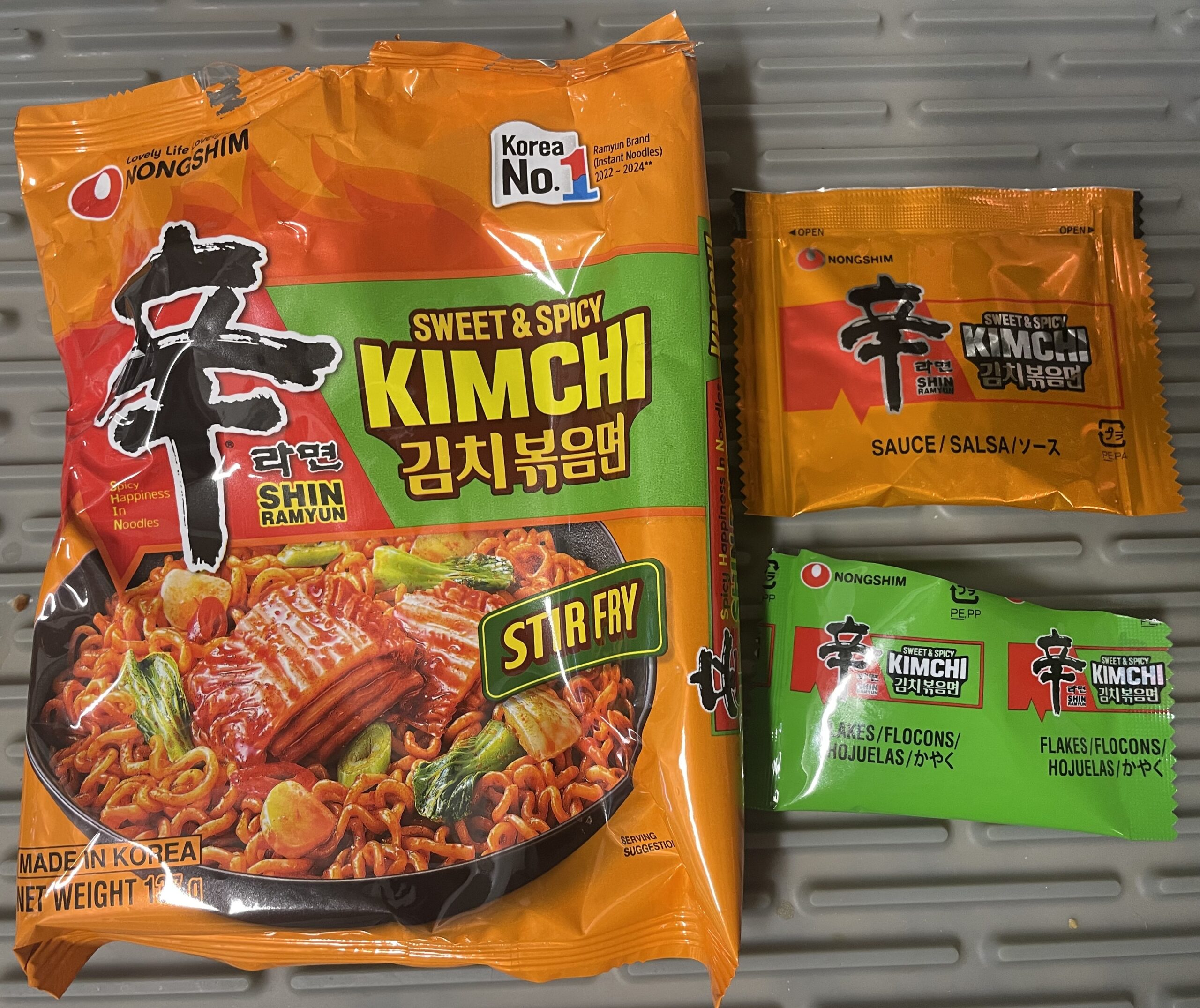 Nongshim Sweet & Spicy Kimchi Shin Ramyum